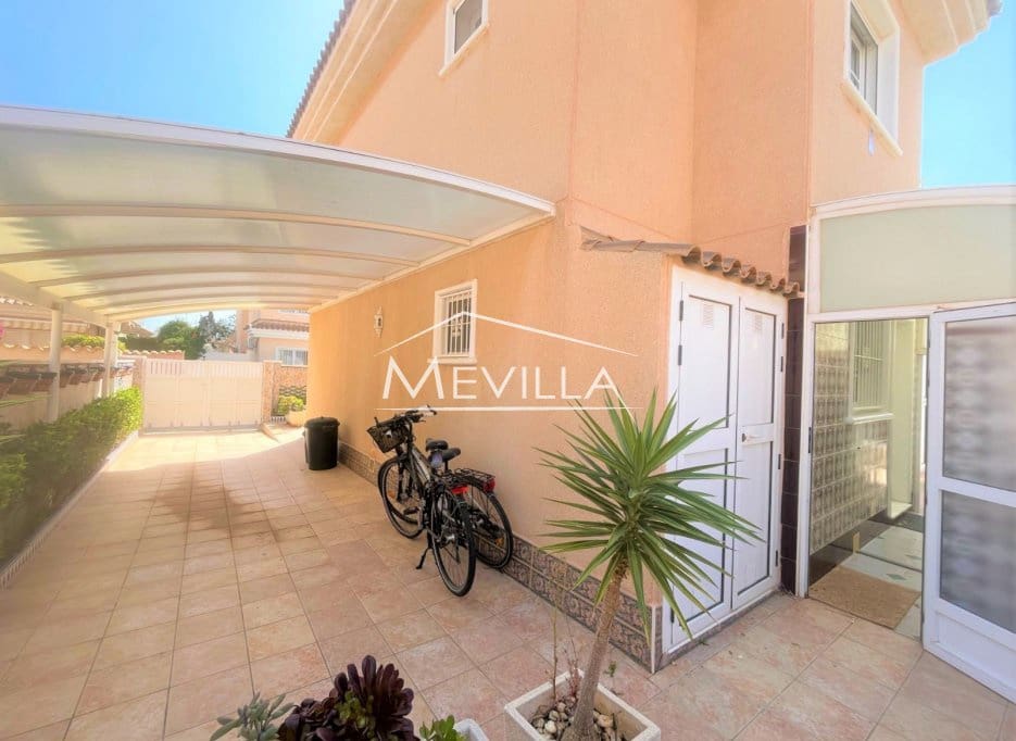 3 soverom Villa til salgs i Los Altos med svømmebasseng garasje - € 350 000 (Ref: 9077417)