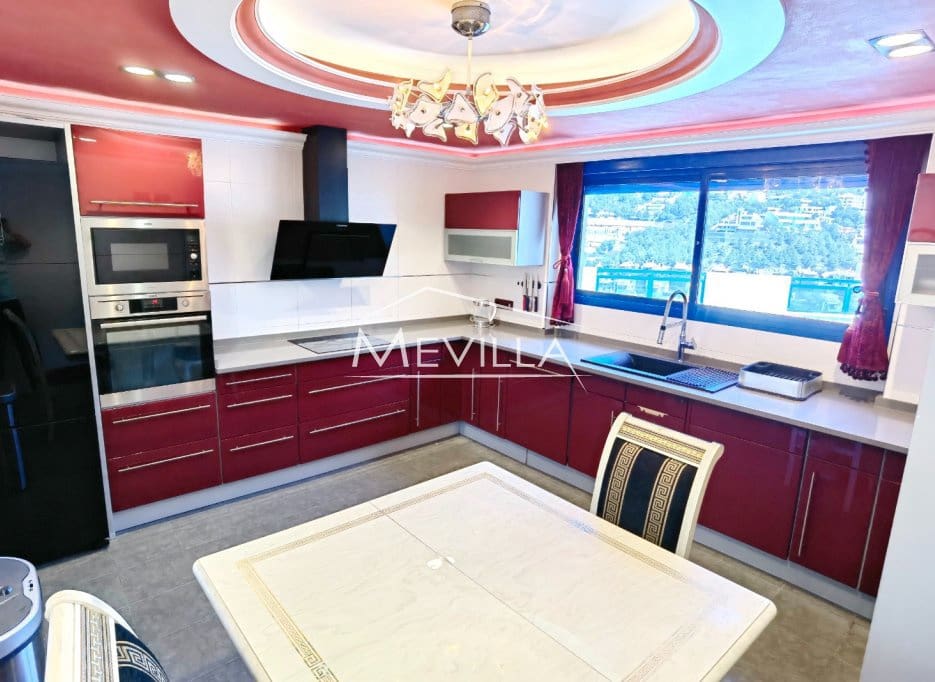 Chalet de 5 habitaciones en Altea en venta con piscina garaje - 895.000 € (Ref: 9077422)