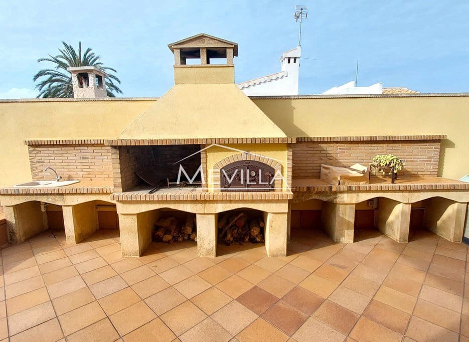 4 bedroom Villa for sale in Torrevieja with pool garage - € 750,000 (Ref: 9077425)
