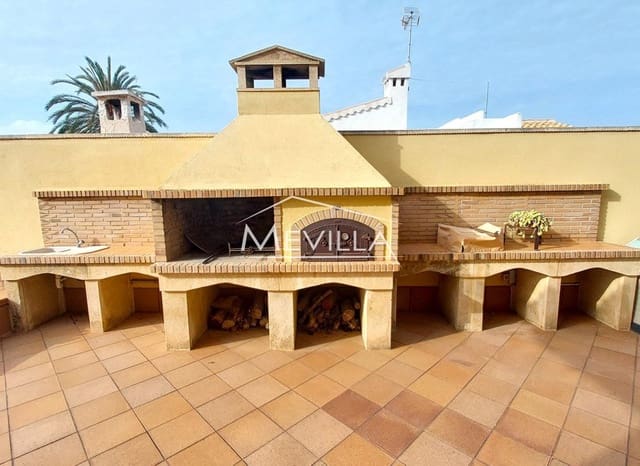 4 Zimmer Villa zu verkaufen in Torrevieja mit Pool Garage - 750.000 € (Ref: 9077425)