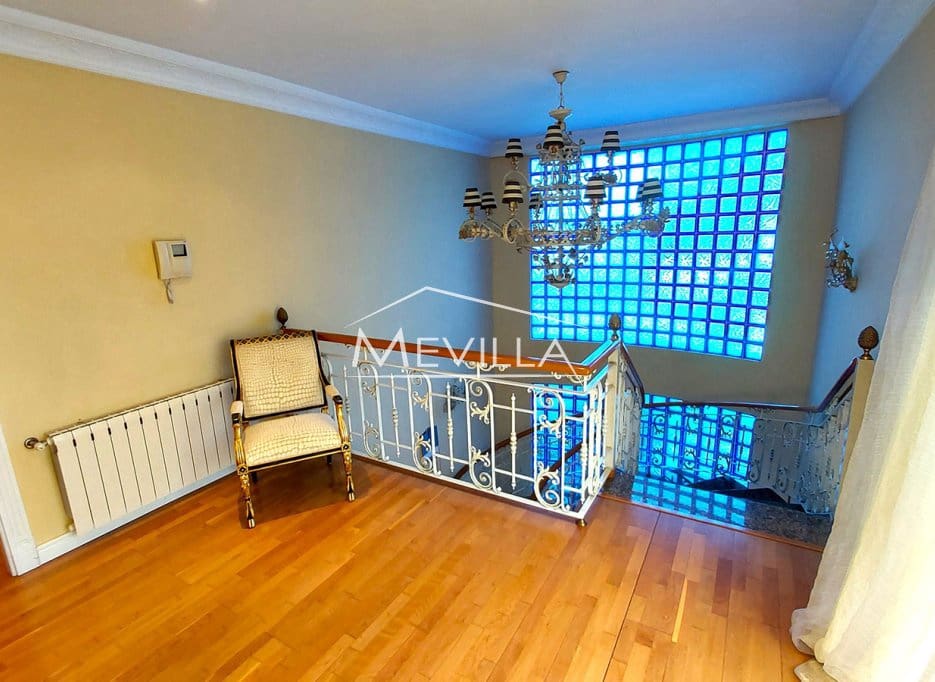 4 bedroom Villa for sale in Torrevieja with pool garage - € 750,000 (Ref: 9077425)