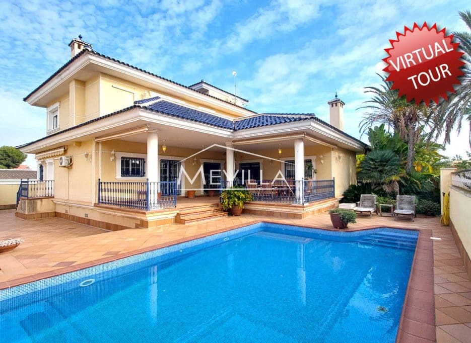 4 bedroom Villa for sale in Torrevieja with pool garage - € 750,000 (Ref: 9077425)