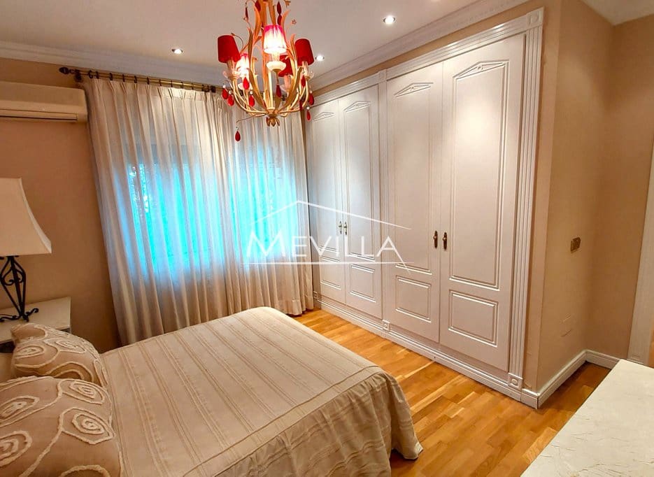 4 bedroom Villa for sale in Torrevieja with pool garage - € 750,000 (Ref: 9077425)