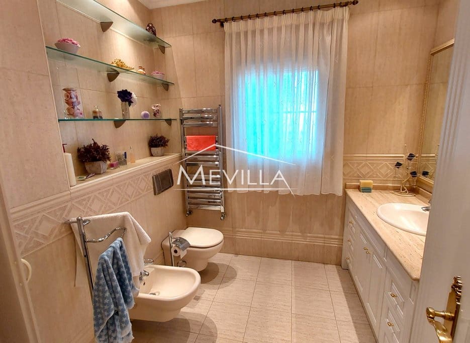 4 bedroom Villa for sale in Torrevieja with pool garage - € 750,000 (Ref: 9077425)