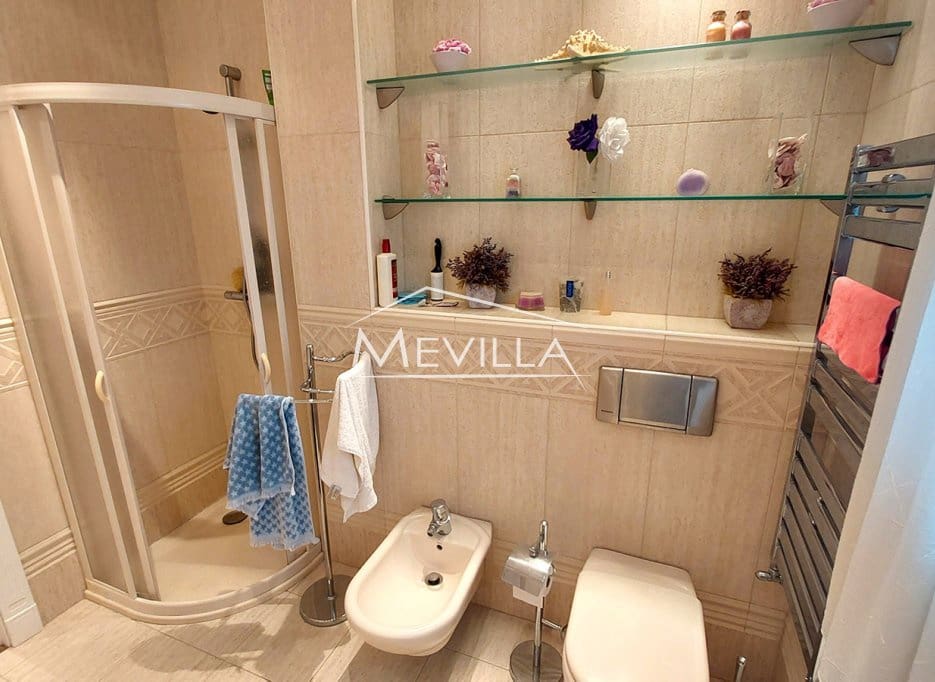4 bedroom Villa for sale in Torrevieja with pool garage - € 750,000 (Ref: 9077425)