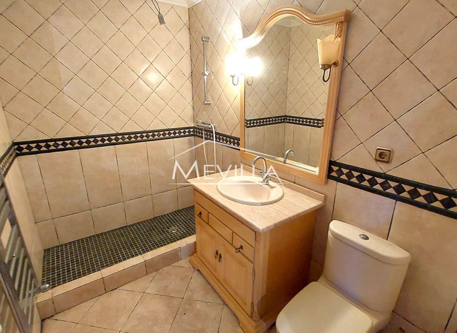 4 bedroom Villa for sale in Torrevieja with pool garage - € 750,000 (Ref: 9077425)