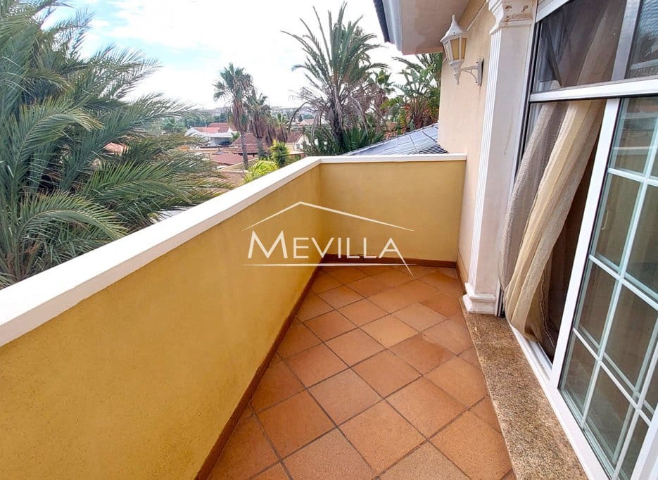 4 bedroom Villa for sale in Torrevieja with pool garage - € 750,000 (Ref: 9077425)