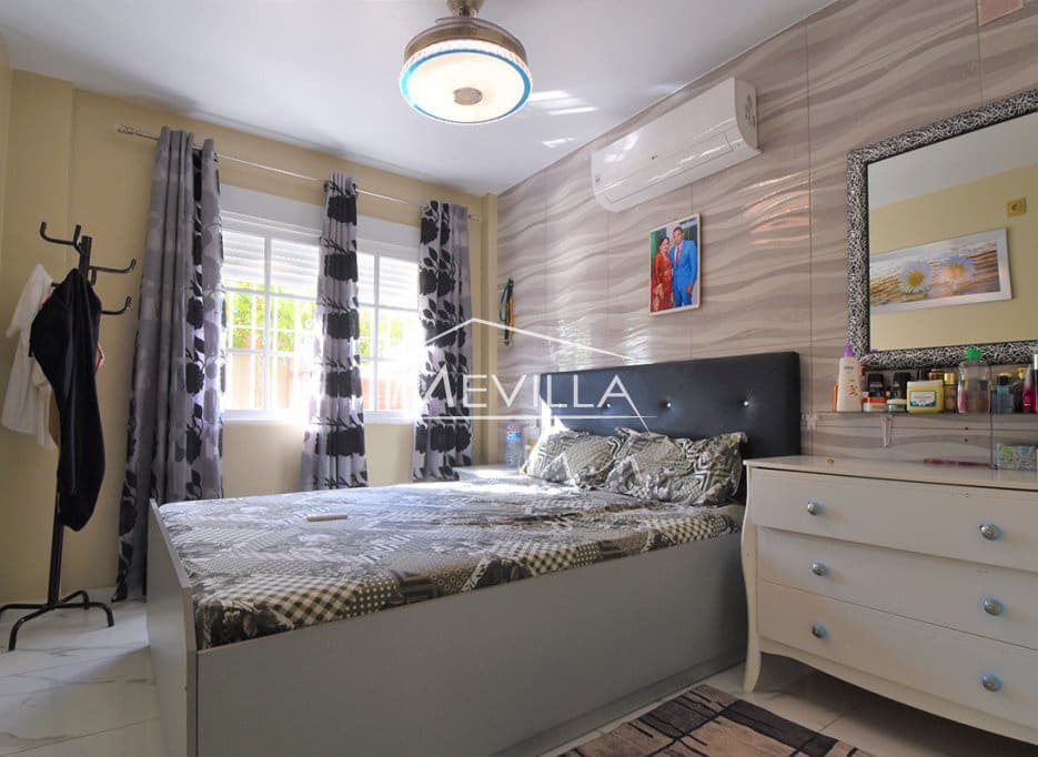 4 sypialnia Willa na sprzedaż w Los Altos z basenem garażem - 329 000 € (Ref: 9077426)