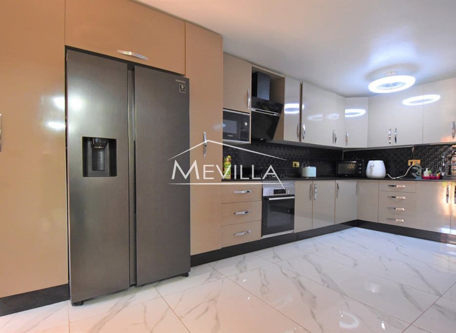 4 sypialnia Willa na sprzedaż w Los Altos z basenem garażem - 329 000 € (Ref: 9077426)