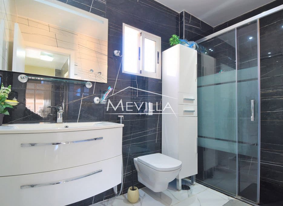 4 sypialnia Willa na sprzedaż w Los Altos z basenem garażem - 329 000 € (Ref: 9077426)