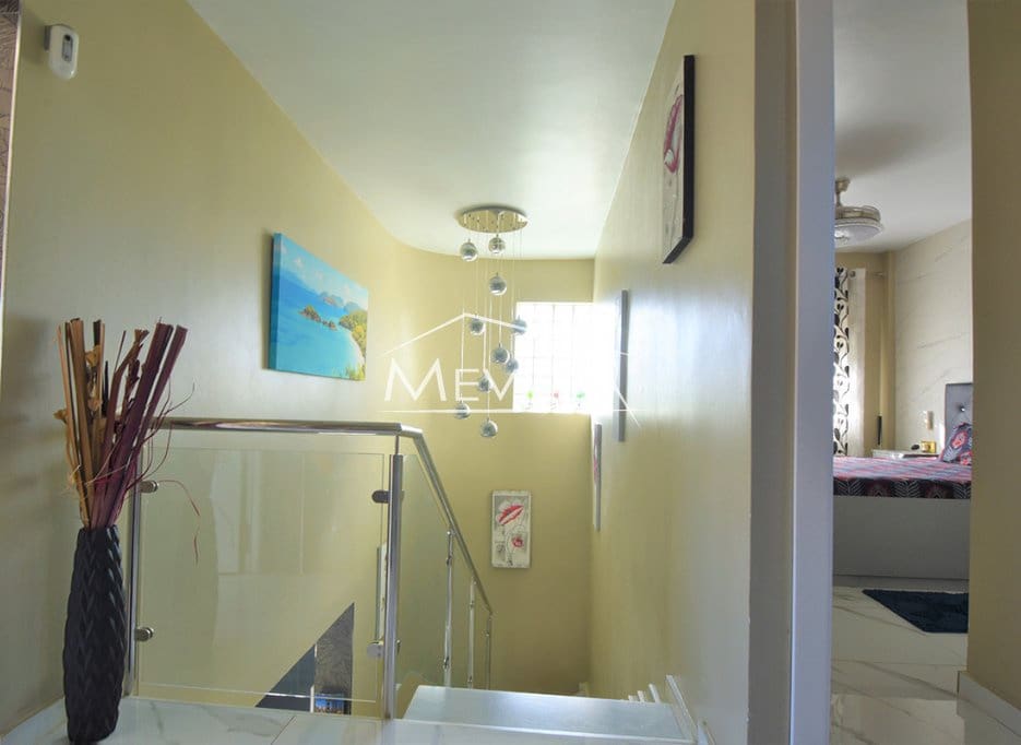 4 sypialnia Willa na sprzedaż w Los Altos z basenem garażem - 329 000 € (Ref: 9077426)