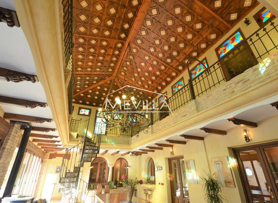 4 Zimmer Villa zu verkaufen in San Miguel de Salinas mit Pool - 990.000 € (Ref: 9077428)