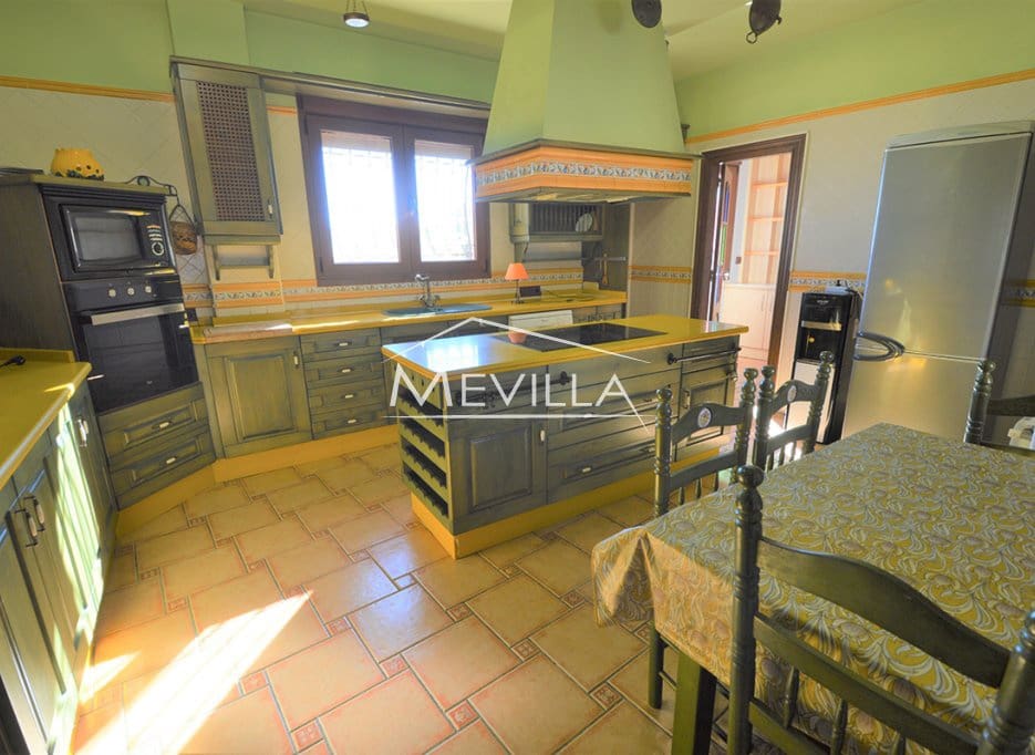 4 Zimmer Villa zu verkaufen in San Miguel de Salinas mit Pool - 990.000 € (Ref: 9077428)