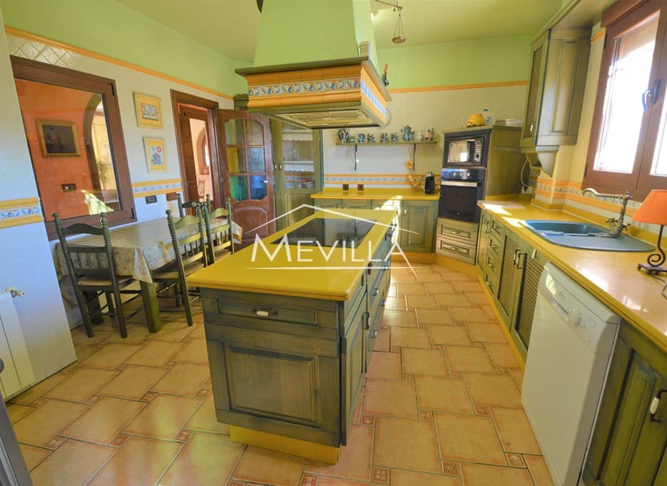 4 Zimmer Villa zu verkaufen in San Miguel de Salinas mit Pool - 990.000 € (Ref: 9077428)