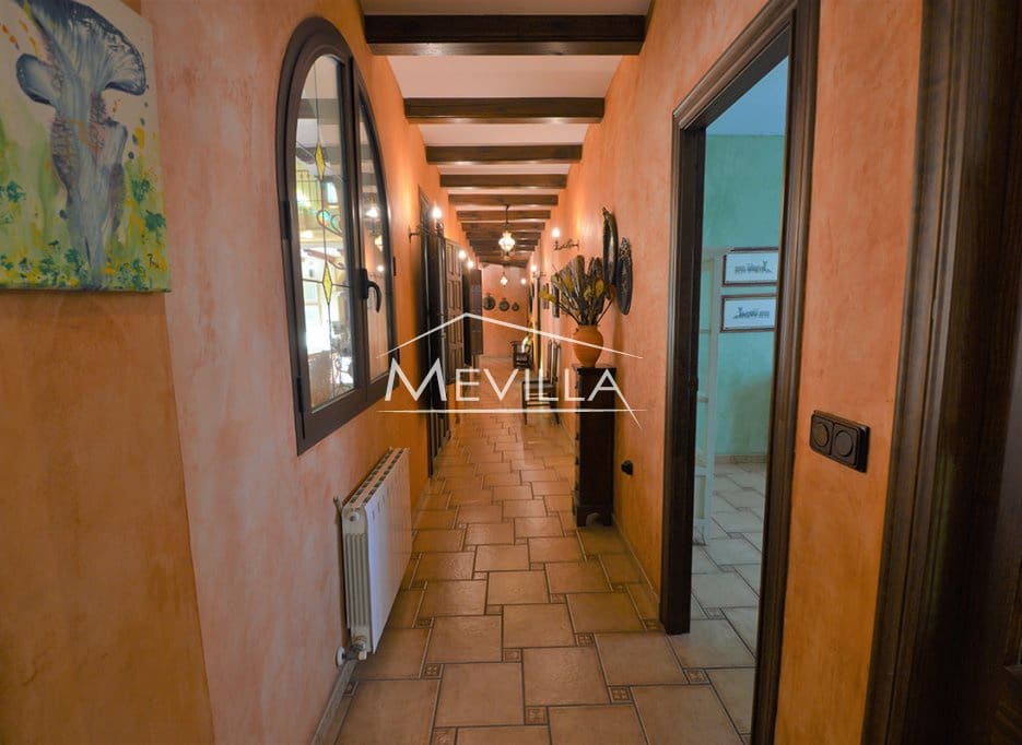 4 Zimmer Villa zu verkaufen in San Miguel de Salinas mit Pool - 990.000 € (Ref: 9077428)