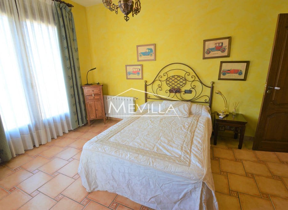 4 Zimmer Villa zu verkaufen in San Miguel de Salinas mit Pool - 990.000 € (Ref: 9077428)