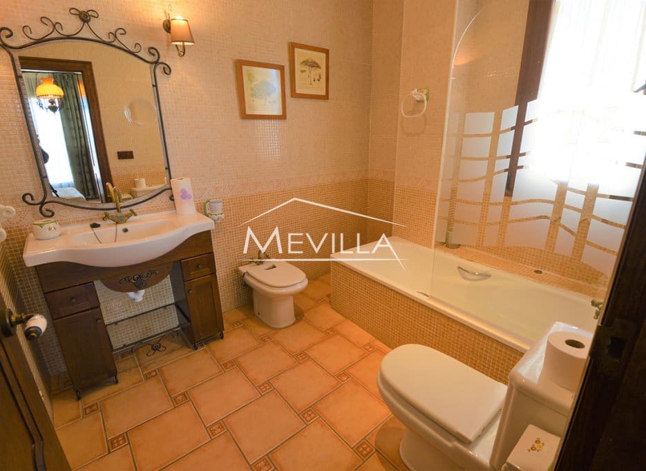 4 Zimmer Villa zu verkaufen in San Miguel de Salinas mit Pool - 990.000 € (Ref: 9077428)