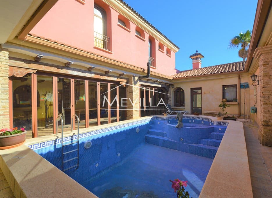 4 Zimmer Villa zu verkaufen in San Miguel de Salinas mit Pool - 990.000 € (Ref: 9077428)