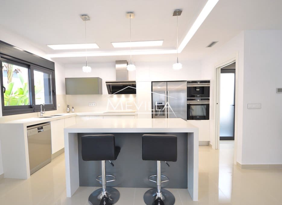 5 soveværelse Villa til salg i San Miguel de Salinas med swimmingpool garage - € 849.000 (Ref: 9077429)