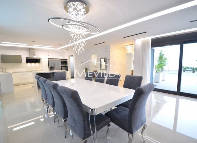 5 soveværelse Villa til salg i San Miguel de Salinas med swimmingpool garage - € 849.000 (Ref: 9077429)