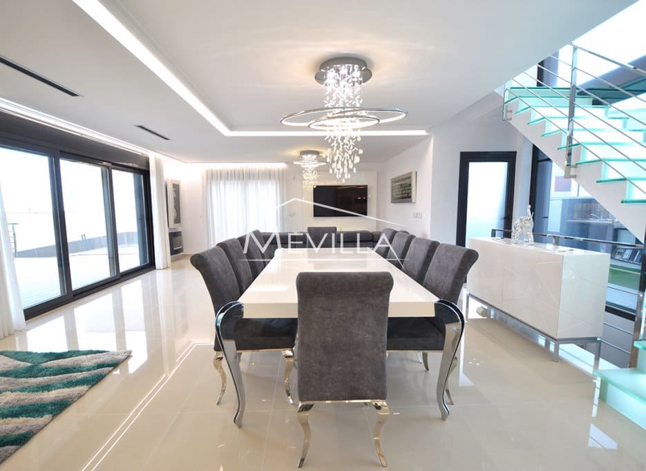 5 soveværelse Villa til salg i San Miguel de Salinas med swimmingpool garage - € 849.000 (Ref: 9077429)