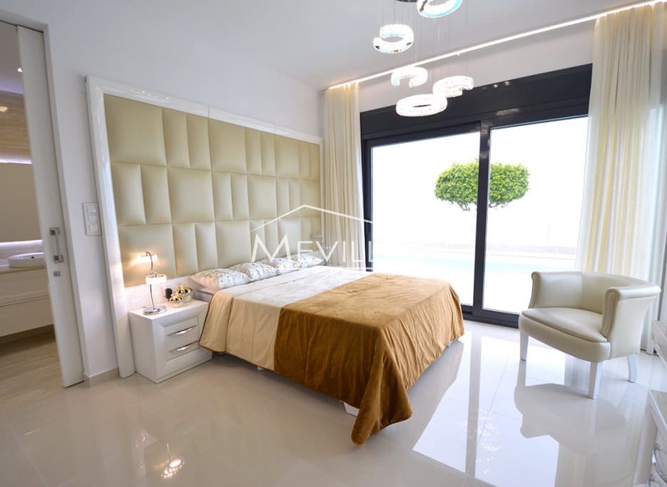 5 soveværelse Villa til salg i San Miguel de Salinas med swimmingpool garage - € 849.000 (Ref: 9077429)