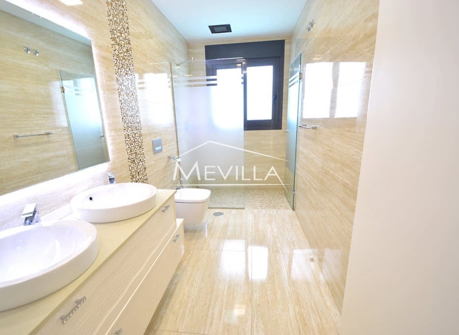 5 soveværelse Villa til salg i San Miguel de Salinas med swimmingpool garage - € 849.000 (Ref: 9077429)