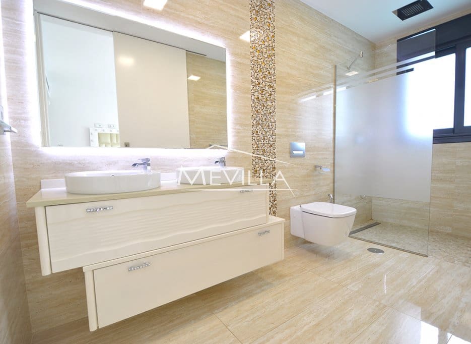 5 soveværelse Villa til salg i San Miguel de Salinas med swimmingpool garage - € 849.000 (Ref: 9077429)