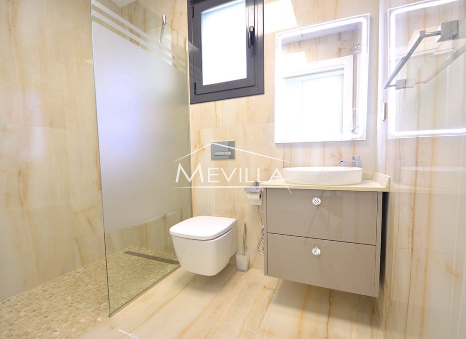 5 soveværelse Villa til salg i San Miguel de Salinas med swimmingpool garage - € 849.000 (Ref: 9077429)