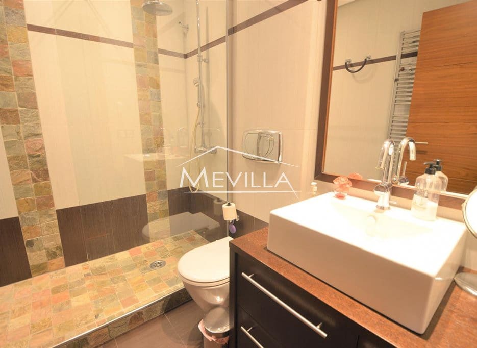 6 soveværelse Villa til salg i Torrevieja med swimmingpool garage - € 2.700.000 (Ref: 9077438)