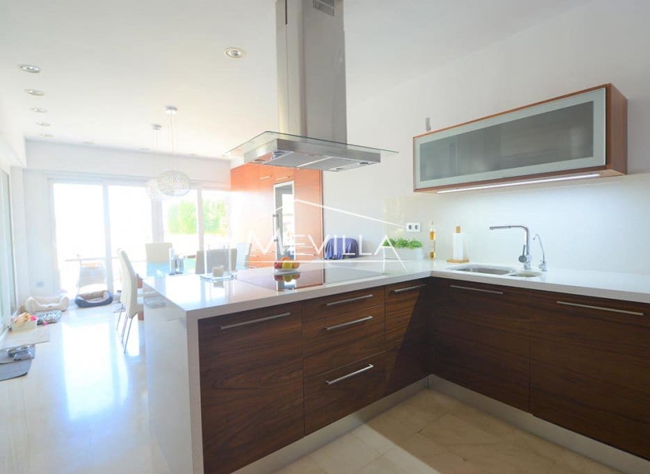 6 soveværelse Villa til salg i Torrevieja med swimmingpool garage - € 2.700.000 (Ref: 9077438)