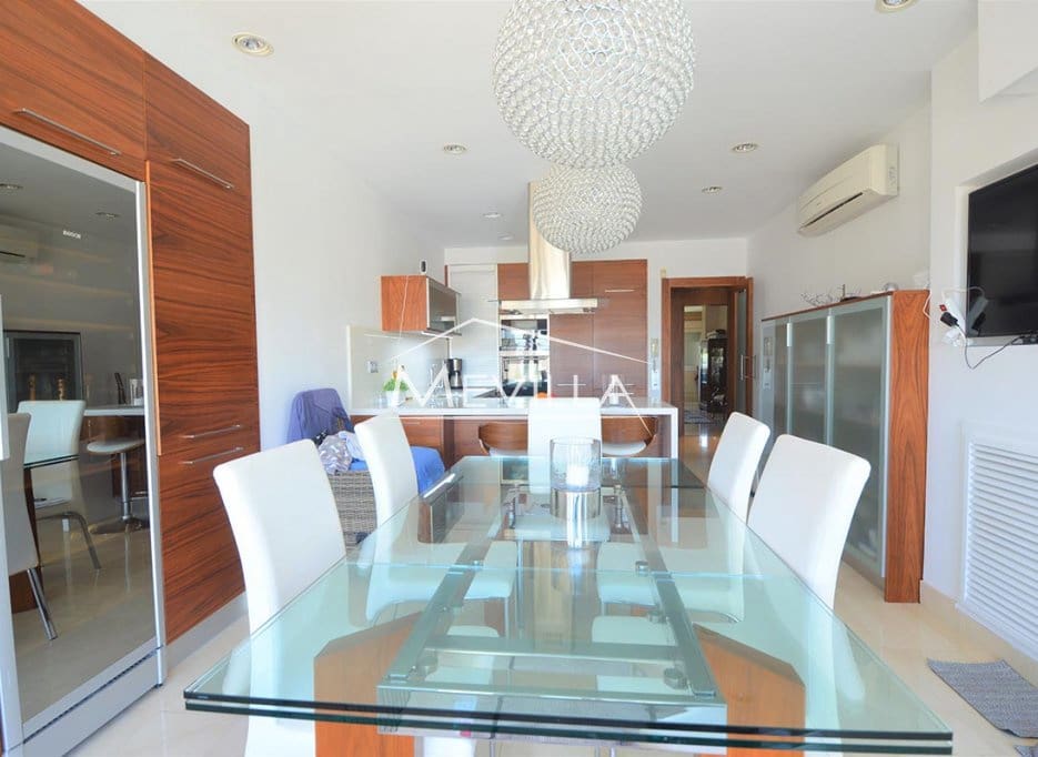 6 soveværelse Villa til salg i Torrevieja med swimmingpool garage - € 2.700.000 (Ref: 9077438)