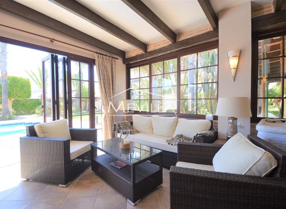 6 soveværelse Villa til salg i Torrevieja med swimmingpool garage - € 2.700.000 (Ref: 9077438)