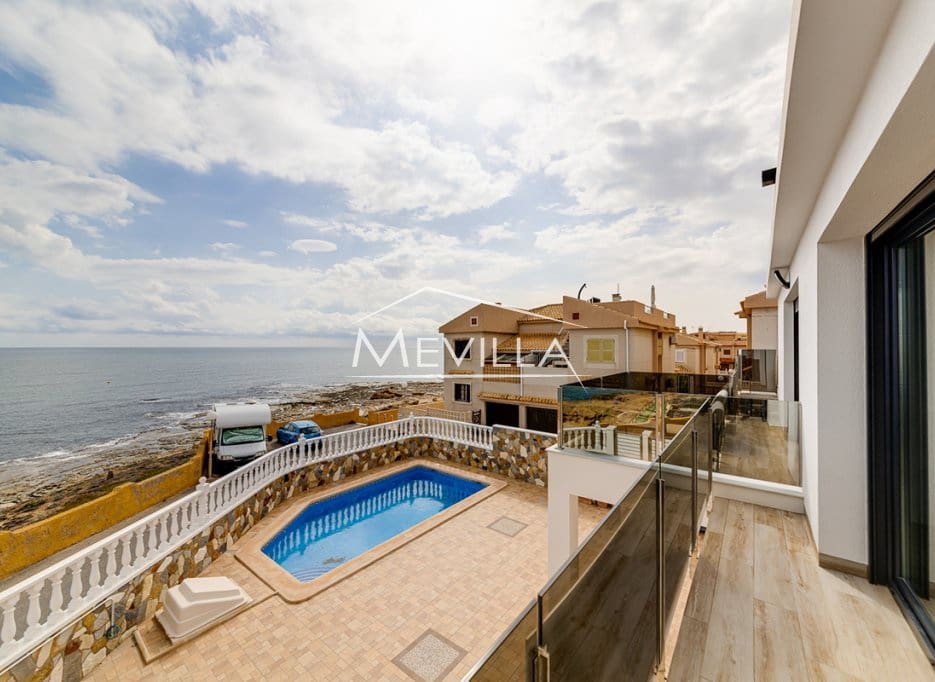 4 bedroom Villa for sale in Torrevieja with pool garage - € 990,000 (Ref: 9077449)