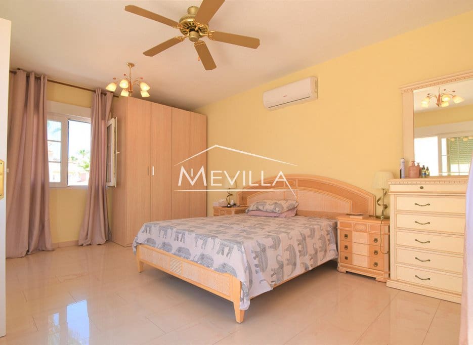 3 chambre Villa/Maison à vendre à Playa Flamenca avec piscine garage - 360 000 € (Ref: 9123878)