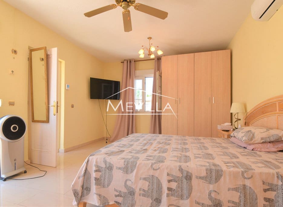 3 chambre Villa/Maison à vendre à Playa Flamenca avec piscine garage - 360 000 € (Ref: 9123878)
