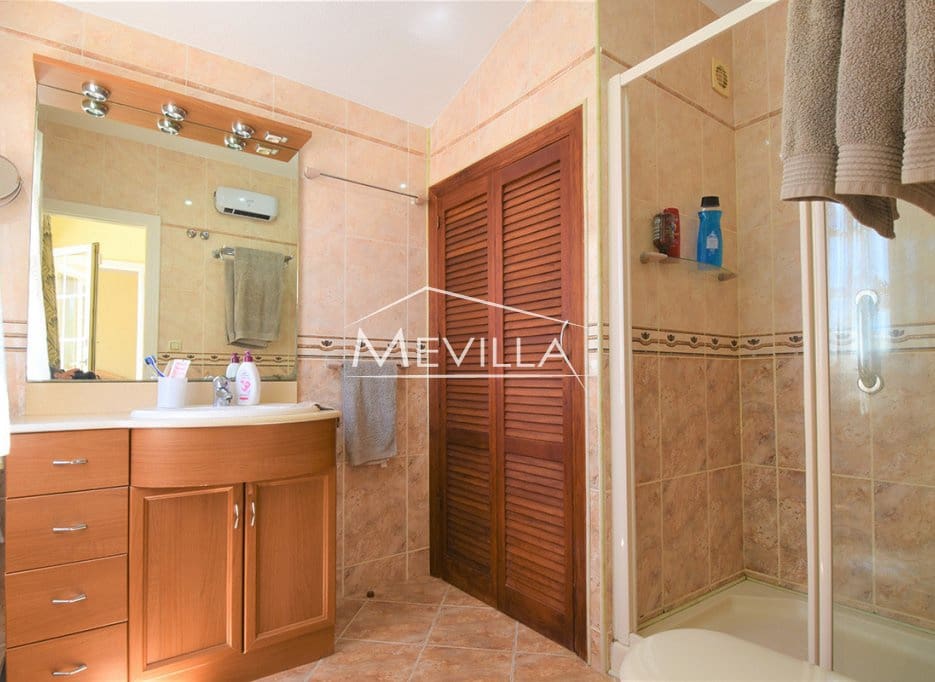 3 chambre Villa/Maison à vendre à Playa Flamenca avec piscine garage - 360 000 € (Ref: 9123878)