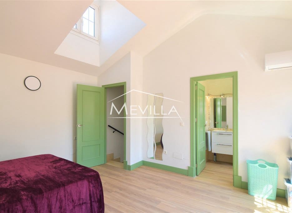 3 camera da letto Casa in vendita in Villamartin con piscina garage - 239.000 € (Rif: 9175450)