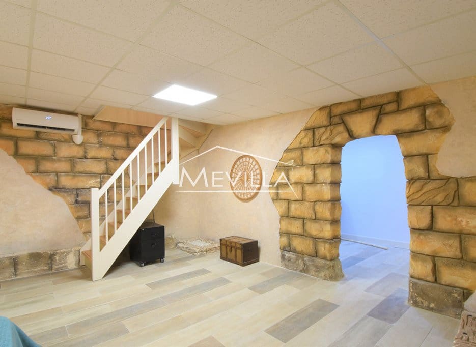 3 camera da letto Casa in vendita in Villamartin con piscina garage - 239.000 € (Rif: 9175450)