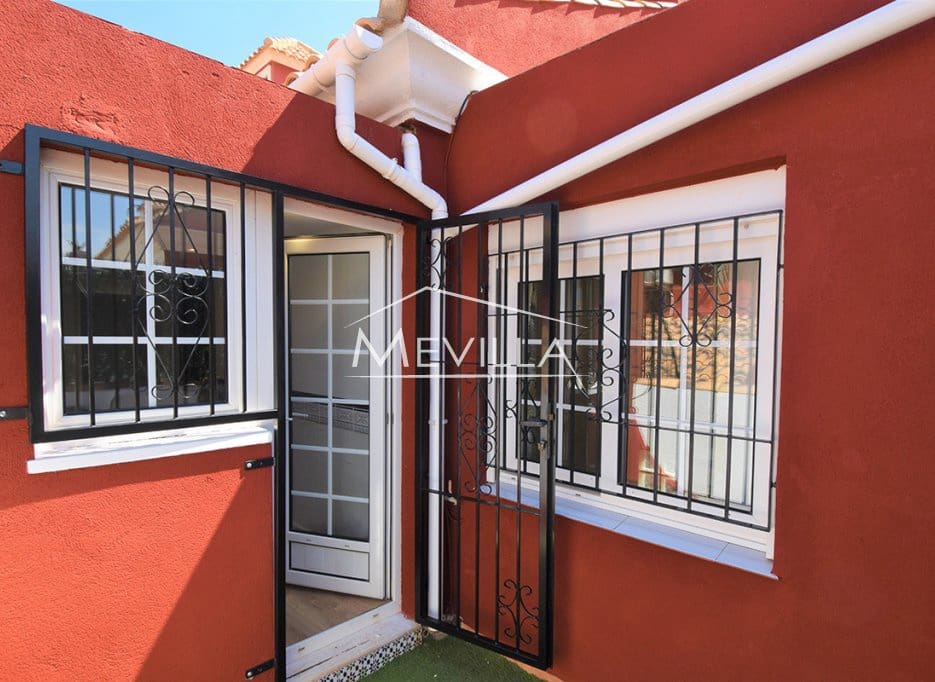 3 camera da letto Casa in vendita in Villamartin con piscina garage - 239.000 € (Rif: 9175450)