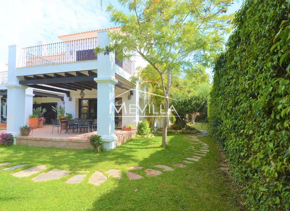 4 bedroom Villa for sale in Cabo Roig with pool garage - € 2,350,000 (Ref: 9184295)