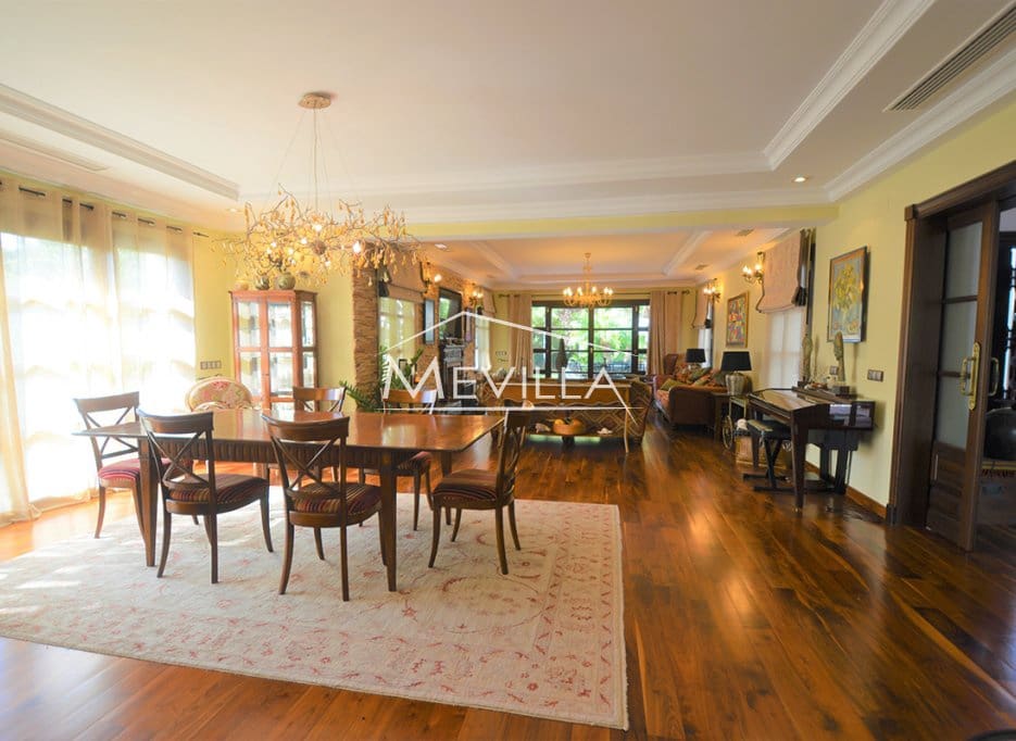 4 bedroom Villa for sale in Cabo Roig with pool garage - € 2,350,000 (Ref: 9184295)