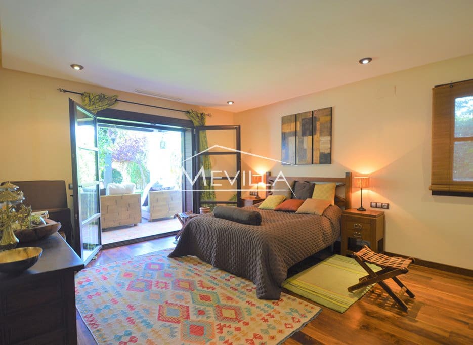 4 bedroom Villa for sale in Cabo Roig with pool garage - € 2,350,000 (Ref: 9184295)