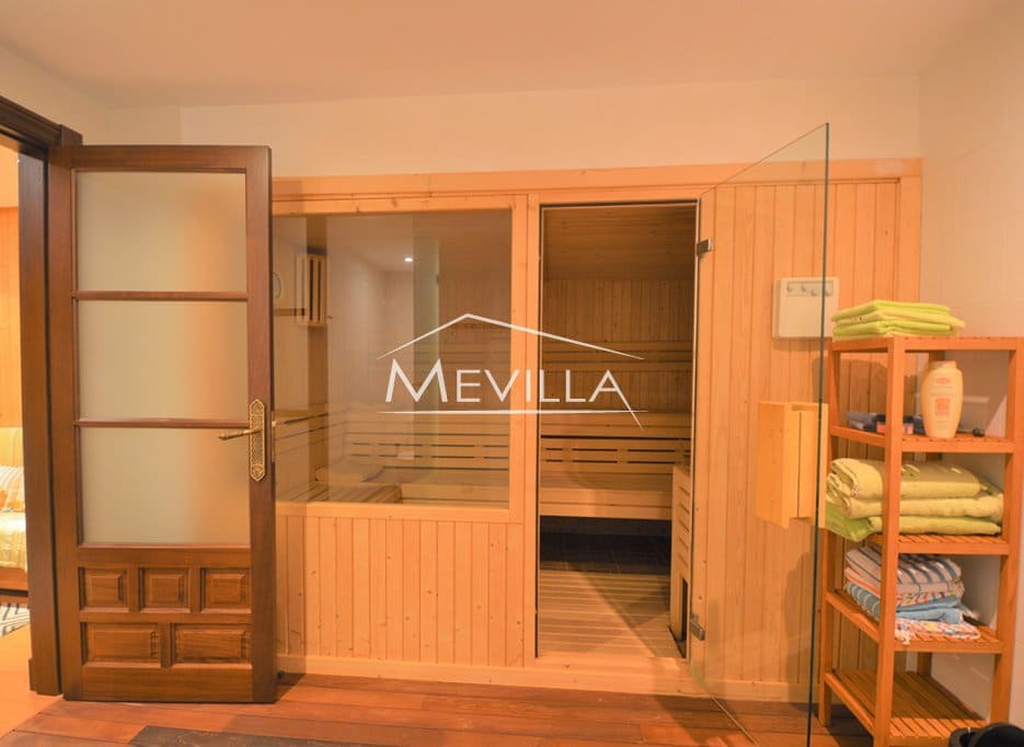 4 bedroom Villa for sale in Cabo Roig with pool garage - € 2,350,000 (Ref: 9184295)