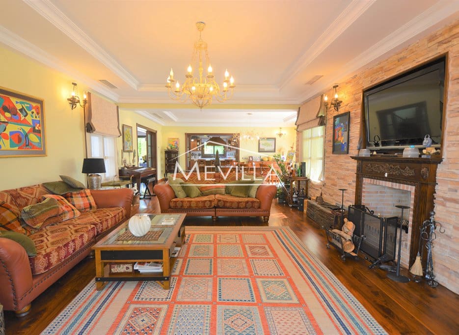 4 bedroom Villa for sale in Cabo Roig with pool garage - € 2,350,000 (Ref: 9184295)