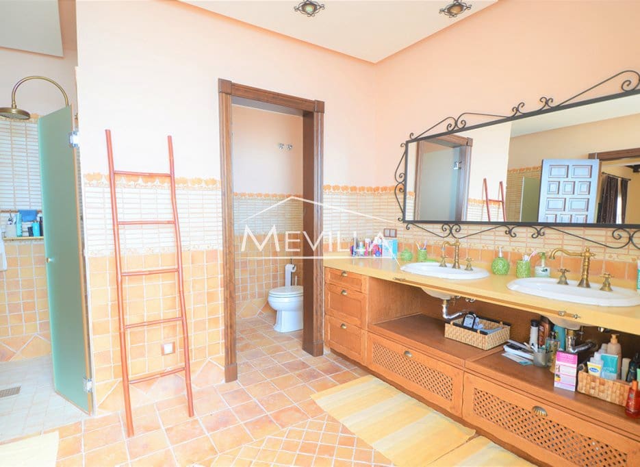 4 bedroom Villa for sale in Cabo Roig with pool garage - € 2,350,000 (Ref: 9184295)