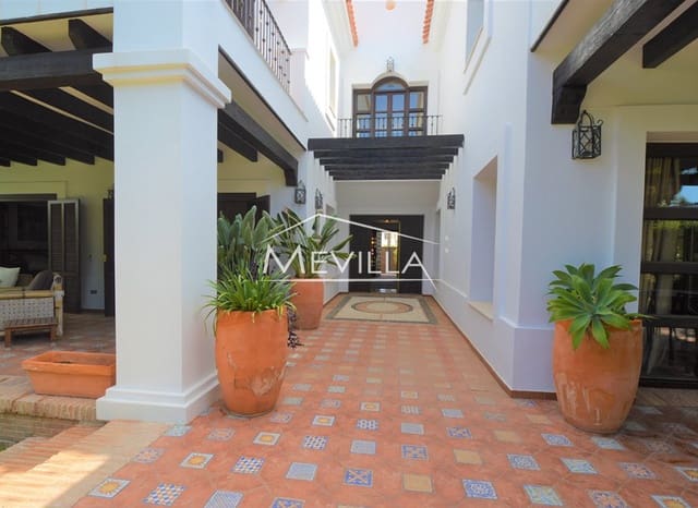 Chalet de 4 habitaciones en Cabo Roig, Orihuela en venta con piscina garaje - 2.350.000 € (Ref: 9184295)