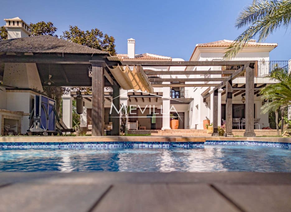 4 bedroom Villa for sale in Cabo Roig with pool garage - € 2,100,000 (Ref: 9184295)