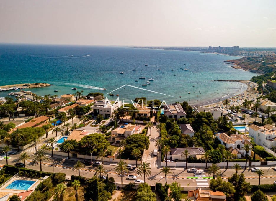 4 bedroom Villa for sale in Cabo Roig with pool garage - € 2,100,000 (Ref: 9184295)