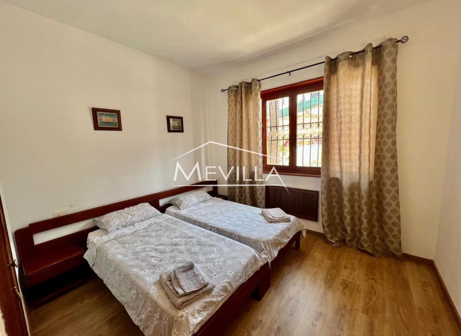 4 Zimmer Villa zu verkaufen in Campoamor mit Pool Garage - 775.000 € (Ref: 9207482)